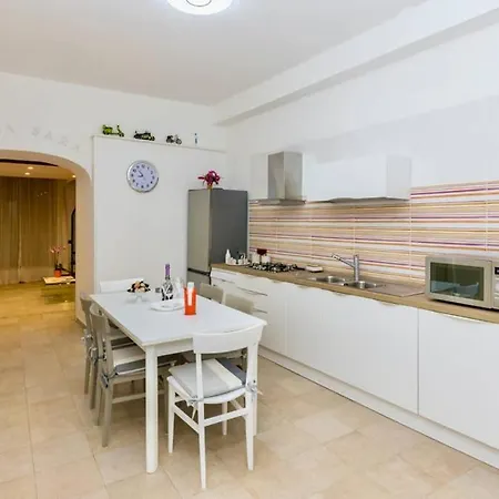 Sara Luxury 2